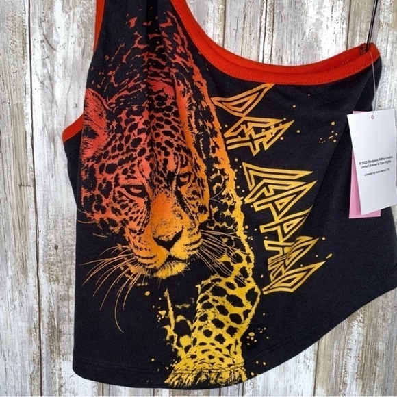 NWT Def Leppard One Shoulder Leopard Crop - Picture 3 of 6